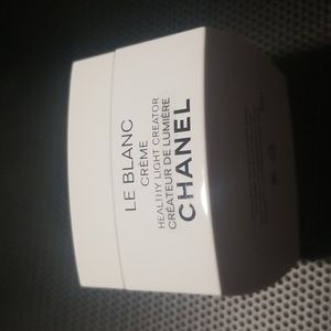 Chanel  La Blanc Creme